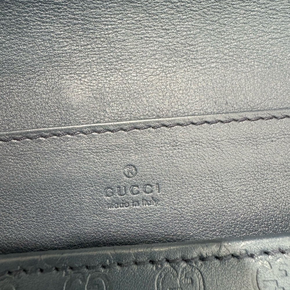 Authentic Gucci Navy Leather Wristlet - Picture 9 of 16